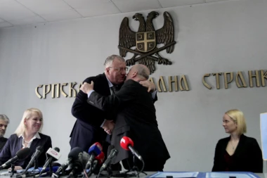 ŠEŠELJEV SLOVENAČKI PAJTOS UTERUJE STRAH U KOSTI EU