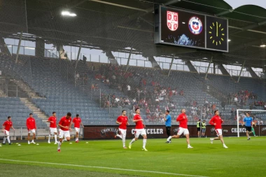 (FOTO) Takmičenje "orlova" u društvenim igrama: SRPSKI FUDBALERI OVAKO PROVODE SLOBODNO VREME U GRACU!