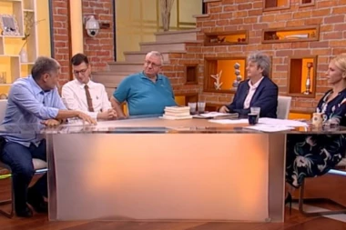 (VIDEO) DAČIĆU, DELI GAĆE UZ DIPLOMATSKE PASOŠE