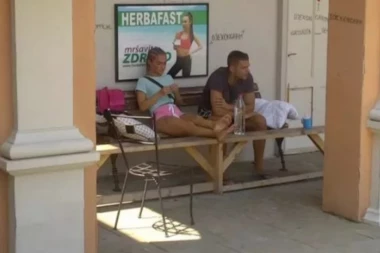 (VIDEO) ANĐELO U BEDAKU POSLE LUDE ŽURKE!
