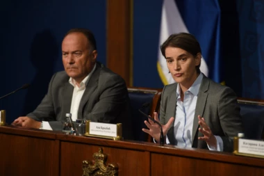 Brnabićeva i Šarčević sa nastavnicima o REFORMI OBRAZOVANJA