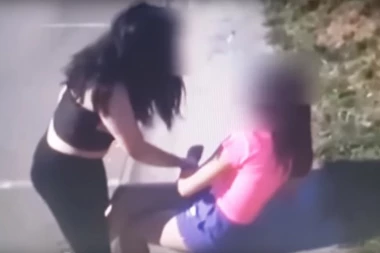 POTRESAN RASPLET: Tinejdžerka koja je maltretirala drugu devojčicu pokušala SAMOUBISTVO!