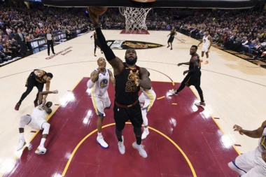 Ne pomaže ni Lebron, "Lejkersi" opet bez plej-ofa?