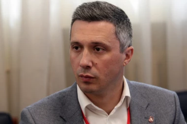 SA ĐILASOM, PA MAKAR I NA SILU: Boško Obradović obesmislio sopstvenu stranku!
