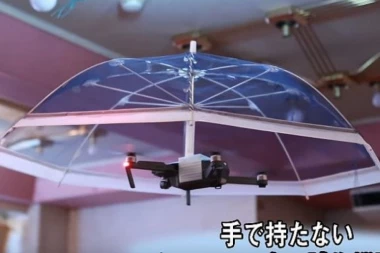 NEMA ŠANSE DA IZGORITE NA PLAŽI! Ovo je suncobran koji vas prati u stopu