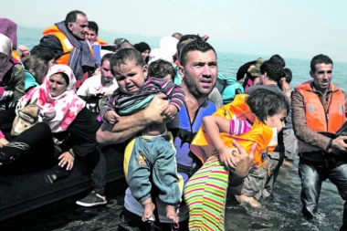 ALARMI U BRISELU: Španija na udaru migranata