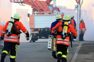 EKSPLOZIJA U ZAGREBU: Deset vatrogasnih kola gasi vatru! Sve zbog jedne varnice