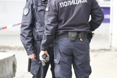 Dečaci od 11 i 14 godina uhvaćeni u krađi aluminijumskih rešetki u centru Beograda!