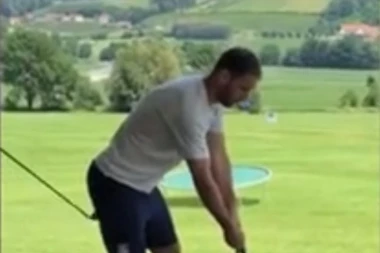 (VIDEO) SJAJNA ATMOSFERA: Matić i Tošić ujedinjeni da Ivanović ne pobedi u golfu