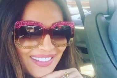 CECA ZATVARA JUBILARNI PRAZNIK MIMOZE U HERCEG NOVOM!