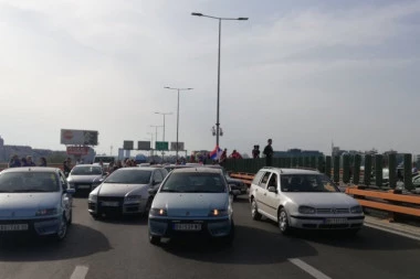 (VIDEO) POLA BEOGRADA BLOKIRANO: Ako krećete s posla kući, evo koje delove grada da OBILAZITE!