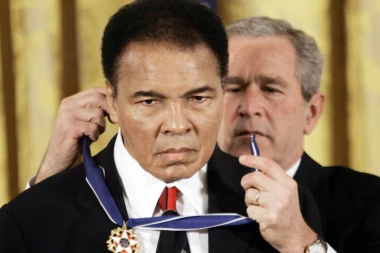 Tramp će posthumno pomilovati Muhameda Alija