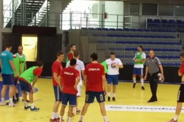 RUKOMETAŠI VERUJU U POBEDU: Navijači, podržite nas!