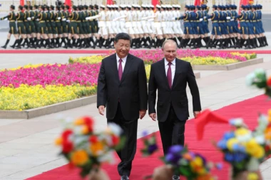 SJAJNO! Si od Putina dobio poklon koji će MORATI DA SAGRADE!