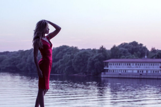 IZGLED OD KOG PADAJU VILICE: U kakvom izdanju muškarci POTPUNO ODLEPE ZA VAMA