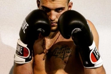 (VIDEO) VELJKO NOKAUTIRAO I GRUZIJCA: POBEDU POSVECUJEM OCU!