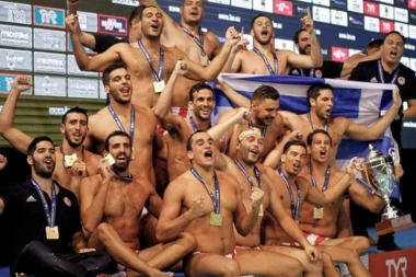 (VIDEO) IZNENAĐENJE U ĐENOVI: Vaterpolisti Olimpijakosa šampioni Evrope!