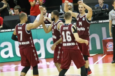 BAJERN POVEO PROTIV ALBE: Dejan Radonjić na korak od nove titule