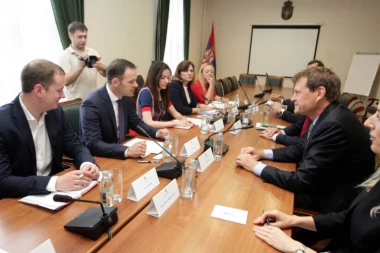 DELEGACIJA MMF STIGLA U BEOGRAD: Džejms Ruf i Siniša Mali o novom aranžmanu ČUVARKUĆA!