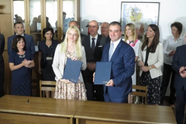 (FOTO) Saša Vlaisavljević potpisao protokol o saradnji sa aerodromom "Rosulje"