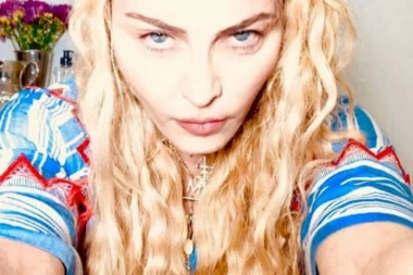 Madonina ćerka GAJI DLAKE ISPOD PAZUHA!