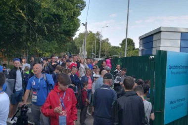 "ORLOVI" SU HIT: Rusi čekaju u redu da gledaju trening Srbije!