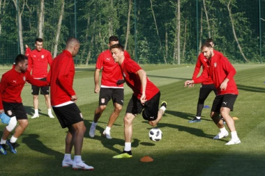 Fudbaleri Srbije odradili trening u Svetlogorsku