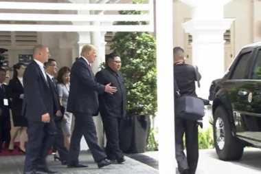 (VIDEO) Tramp pokazao Kimu svoju "ZVER"!