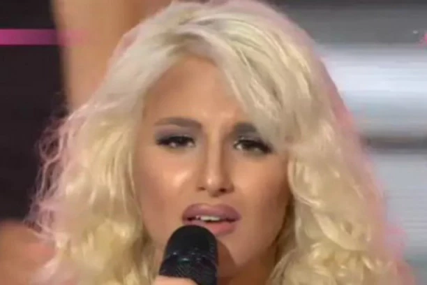 (VIDEO) "Jedina mana je onaj njen brat": Zbog Filipa, fanovi kritikuju novi spot Sare Reljić!