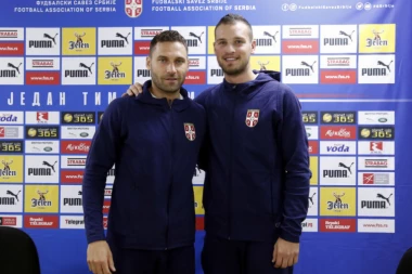 TOŠIĆ I RAJKOVIĆ PRED NOVINARIMA: Kostarika pod lupom