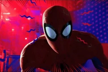 (VIDEO) Hit! Zamislite da se vozite autobusom i na prozor vam skoči razdragani Spajdermen?!