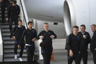 SVI POLAKO PRISTIŽU: I "Gordi albion" sleteo u Rusiju!
