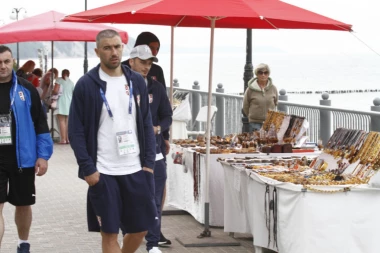 Kolarov propričao sa medijima: ZA SVE SE OBRATITE NAJPAMETNIJEM