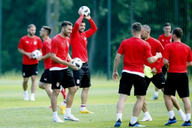 (VIDEO) Fudbaleri Srbije stigli u Samaru!