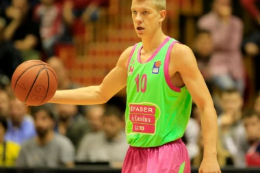 Ništa od Partizana, JARAMAZ NADOMAK ŠPANIJE!