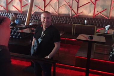 Folker se u lajvu zaneo i prešao granicu: Pijani Đani pipkao psa za "muškost"