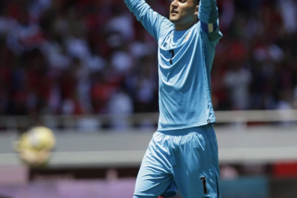 Navas platio 200.000 i pobegao iz Pariza!