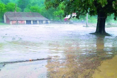 DRAMATIČNA UPOZORENJA METEOROLOGA: Opasnost još nije prošla - oluje i gromovi još PET DANA!