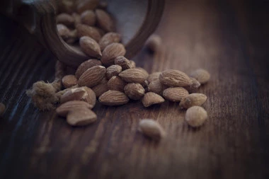 JEDITE ČETIRI BADEMA SVAKI DAN: Evo šta će se desiti vašem organizmu!