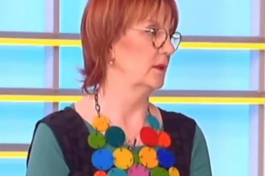 (FOTO) VEDRANA RUDAN SE RAZVELA POSLE 30 GODINA BRAKA: Književnica ŠOKIRALA javnost i otkrila da je našla 15 godina mlađeg dečka i da se PONOVO udaje, a evo i kada!