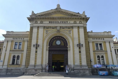 Vraća se na Železničku stanicu nakon 75 godina: Evo koje VAŽNO OBELEŽJE će zasijati u Beogradu!