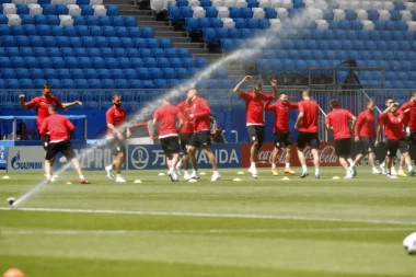 (VIDEO): Hit pesma koja je osvojila sve: Spremi Vučko 10 miliona