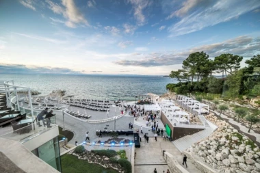 POLA MILIONA EVRA ZA NAJLUKSUZNIJU ISTARSKU PLAŽU