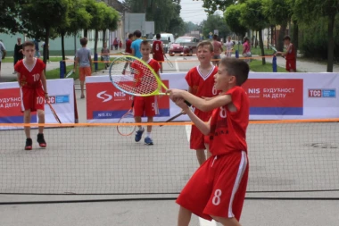 "NIS otvorena škola tenisa 2018" u Novom Bečeju