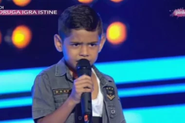 (FOTO) Svi se sećate malog Ljube, koji je oduševio celu naciju svojim glasom: On je sada porastao i ne liči na sebe!