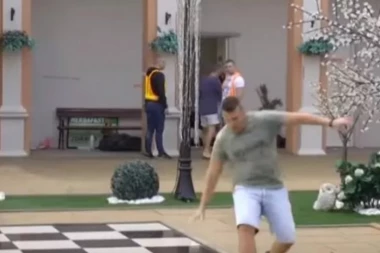 (VIDEO) SLOBA PAO I POVREDIO NOGU!