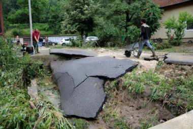 OVAKO IZGLEDA APOKALIPSA: Pogledajte Petrovac na Mlavi dan posle poplava!