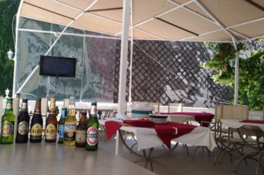 SPEKTAKL KOD DVOGLAVOG ORLA: Srbija - Švajcarska uz točeno pivo