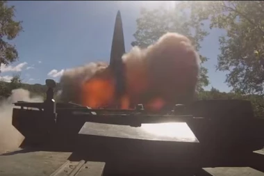 (VIDEO) SPAVAŠ LI MIRNO NATO PAKTE?! Pogledajte kako je Rusija sa "Iskandera M" lansirala balističke rakete