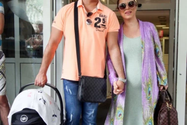 (VIDEO) Slađa Alegro izvela ćerkicu iz porodilišta, NIJE MOGLA DA ZADRŽI SUZE!